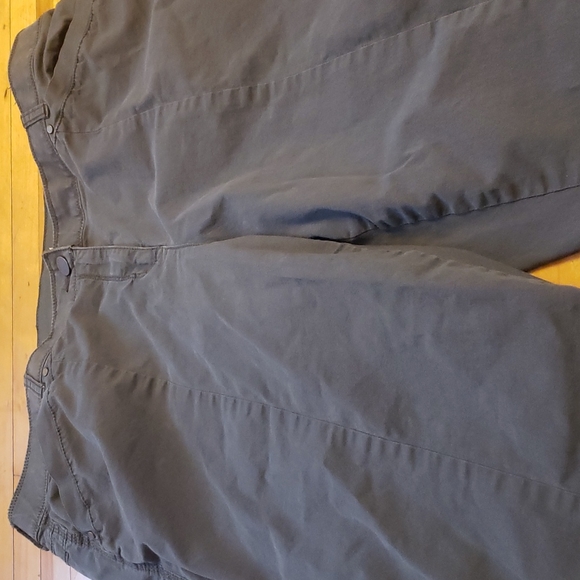 Women's Chico's size 3 chino pants color green - Picture 4 of 15